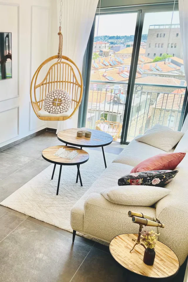 Mahane Yehuda Suite living room